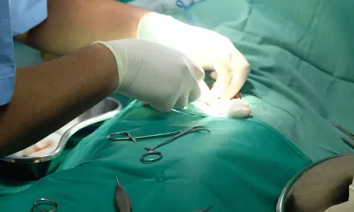 நாக்கு அறுவை சிகிச்சைக்காக அனுமதி: 3 வயது சிறுவனின் மர்ம உறுப்பின் தோலை நீக்கிய மருத்துவமனை- உரிமம் ரத்து