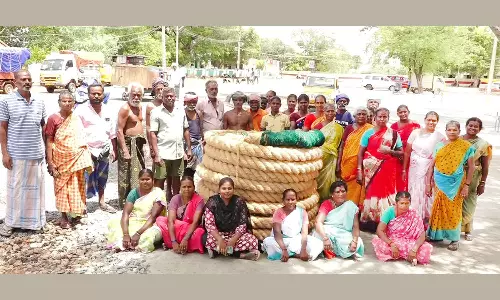 சேலம் கோவிலுக்காக 1½ டன் எடையில் தயாரான பிரமாண்டமான தேர் வடம்