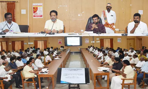 விதி முறைகளை கடைபிடிக்காத பஸ் டிரைவர்- கண்டக்டர் மீது நடவடிக்கை:  கடலூர் கலெக்டர் எச்சரிக்கை