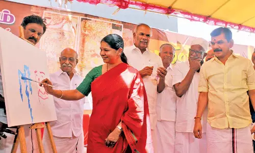 கலை, மொழிகளுக்கு உறுதுணையாக இருக்கும் ஆட்சியை முதலமைச்சர் நடத்தி வருகிறார்- கனிமொழி எம்.பி. பேச்சு