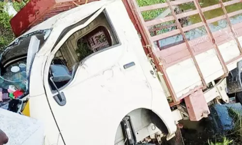 ஆட்டோ கவிழ்ந்து சிறுவன் பலி