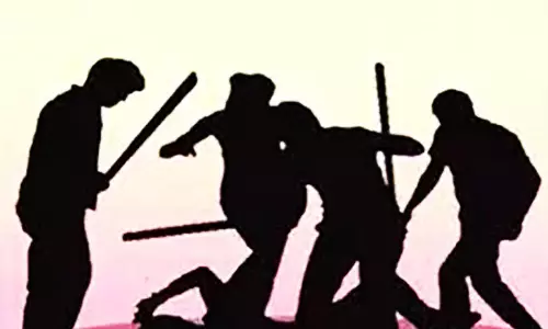 களக்காடு அருகே ஆடு மேய்க்கும் தகராறில் மோதல்- 11 பேர் மீது வழக்கு