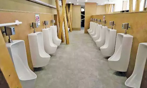 திருமருகல் பஸ் நிலையத்தில் கழிவறை கட்டப்படுமா?