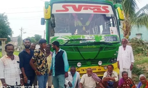 ஓசூரில் மினிபேருந்தை சிறைபிடித்து  பொதுமக்கள் போராட்டம்