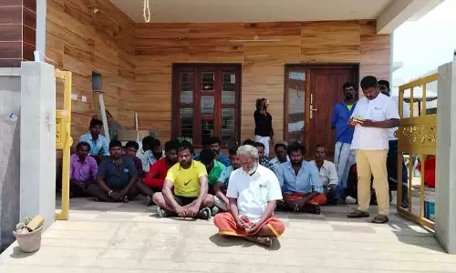 கட்டிட தொழிலாளர்கள் தர்ணா