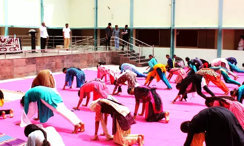 அவினாசி அரசு  கல்லூரியில் யோகா நிகழ்ச்சி