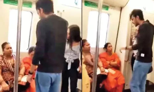 டெல்லி மெட்ரோவில் பெண்களுடன் வாக்குவாதம் செய்த இளம்ஜோடி