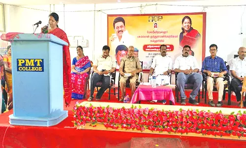 முன்னேற துடிக்கும் மாணவர்கள் கருணாநிதியின் வாழ்க்கை வரலாற்றை தெரிந்து கொள்ள வேண்டும்- கனிமொழி எம்.பி. பேச்சு