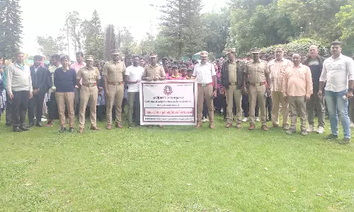 கோத்தகிரியில் போலீசார் விழிப்புணர்வு பேரணி