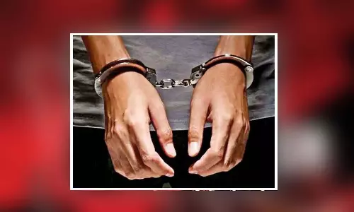 களக்காடு அருகே தொழிலாளியை தாக்கிய தம்பி கைது