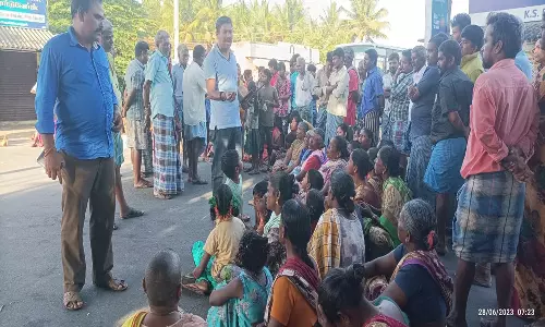 சாக்கடை வசதி கேட்டு பொதுமக்கள் சாலை மறியல்