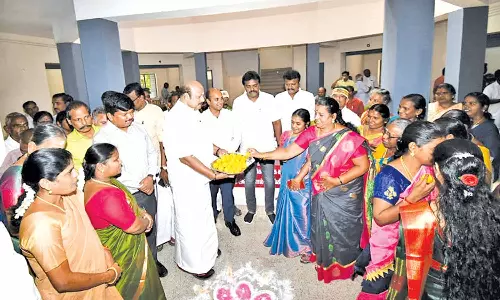 தஞ்சையில் ரூ.5 கோடியில் பூ மாலை வணிக வளாகம்