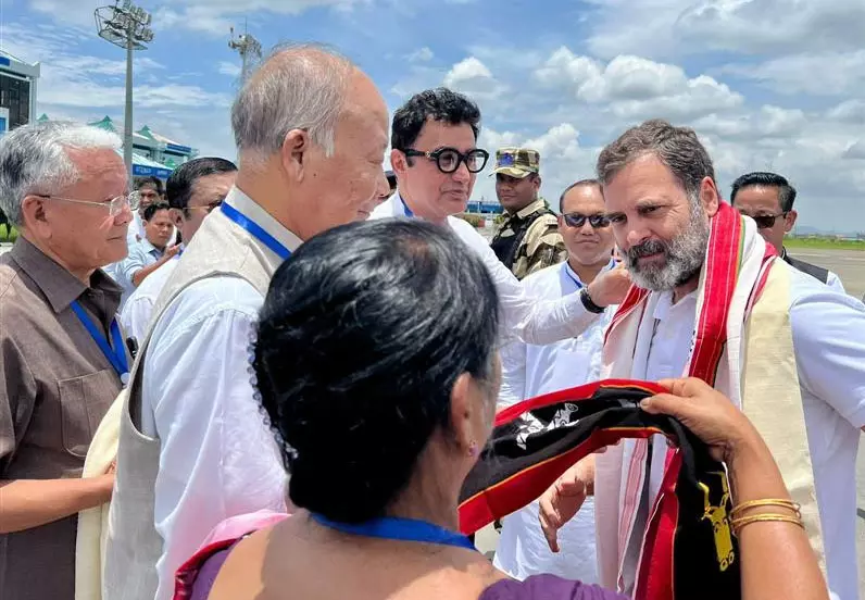 இரண்டு நாள் பயணமாக மணிப்பூர் விரைந்தார் ராகுல் காந்தி இரண்டு நாள் பயணமாக மணிப்பூர் விரைந்தார் ராகுல் காந்தி