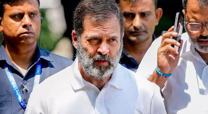 மணிப்பூரில் கலவரத்தால் பாதிக்கப்பட்ட மக்களை சந்திக்க சென்ற ராகுல் காந்தி தடுத்து நிறுத்தம் மணிப்பூரில் கலவரத்தால் பாதிக்கப்பட்ட மக்களை சந்திக்க சென்ற ராகுல் காந்தி தடுத்து நிறுத்தம்