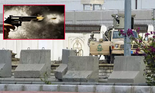 சவுதி அரேபியாவில் அமெரிக்க தூதரகத்திற்கு வெளியே துப்பாக்கிச்சூடு- ஒருவர் பலி