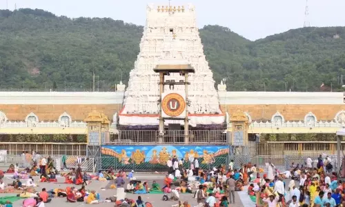 திருப்பதி கோவிலில் கூட்டம் குறைந்தது: 10 மணி நேரத்தில் தரிசனம்