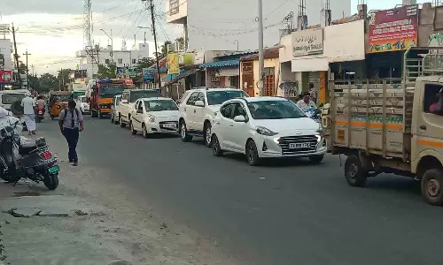 பல்லடத்தில் முகூர்த்த நாள் போக்குவரத்து நெரிசலை கட்டுப்படுத்த கோரிக்கை