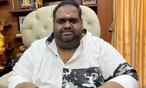 பண மோசடியில் சிக்கிய தயாரிப்பாளர் ரவீந்தர்.. அமெரிக்க வாழ் இந்தியர் பரபரப்பு புகார்