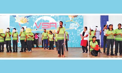 வி.எஸ்.ஆர். இன்டர்நேஷனல் பள்ளியில் சர்வதேச மகிழ்ச்சி தினம் கொண்டாட்டம்