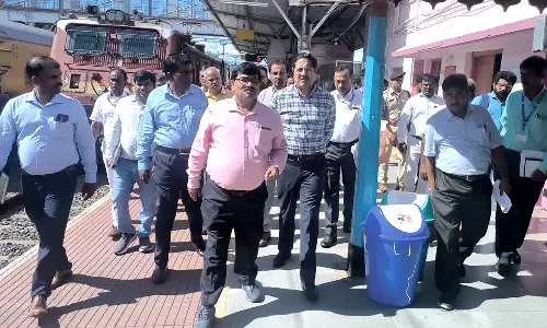 மேட்டுப்பாளையத்தில் தென்னக ரெயில்வே அதிகாரிகள் ஆய்வு