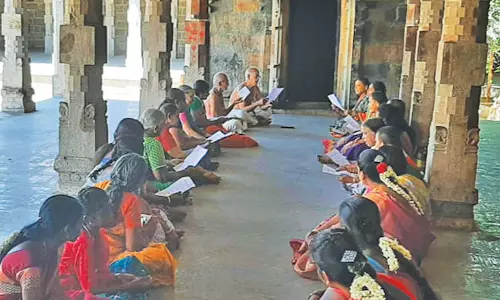 ஸ்ரீவைகுண்டம் கள்ளப்பிரான் கோவிலில் மழை வேண்டி பிரார்த்தனை