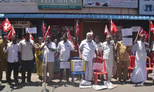 ரேசன்கடைகளை திறக்க கோரி மார்க்சிஸ்டு ஆர்ப்பாட்டம்