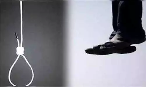 தொழிலாளி தூக்கிட்டு தற்கொலை