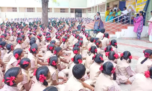 மானாமதுரை அரசு பள்ளியில் தூய்மை விழிப்புணர்வு நாடகம்