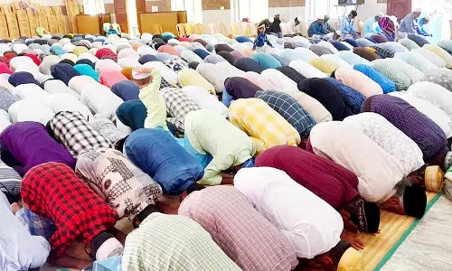 பள்ளிவாசல்களில் பக்ரீத் சிறப்பு தொழுகை