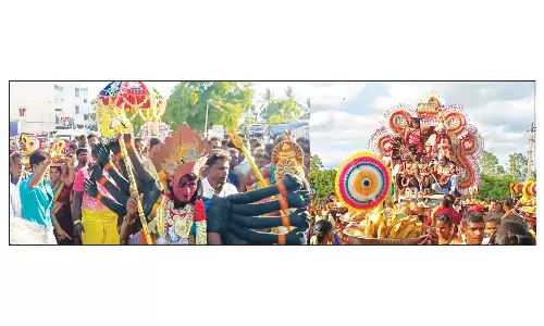 16 கிராமங்கள் ஒன்றிணைந்து நடத்திய கிருஷ்ணாபுரம் செங்காளியம்மன் கோவில் திருவிழா