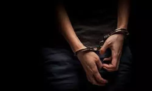 மோட்டார் சைக்கிள் திருடிய வாலிபர் கைது