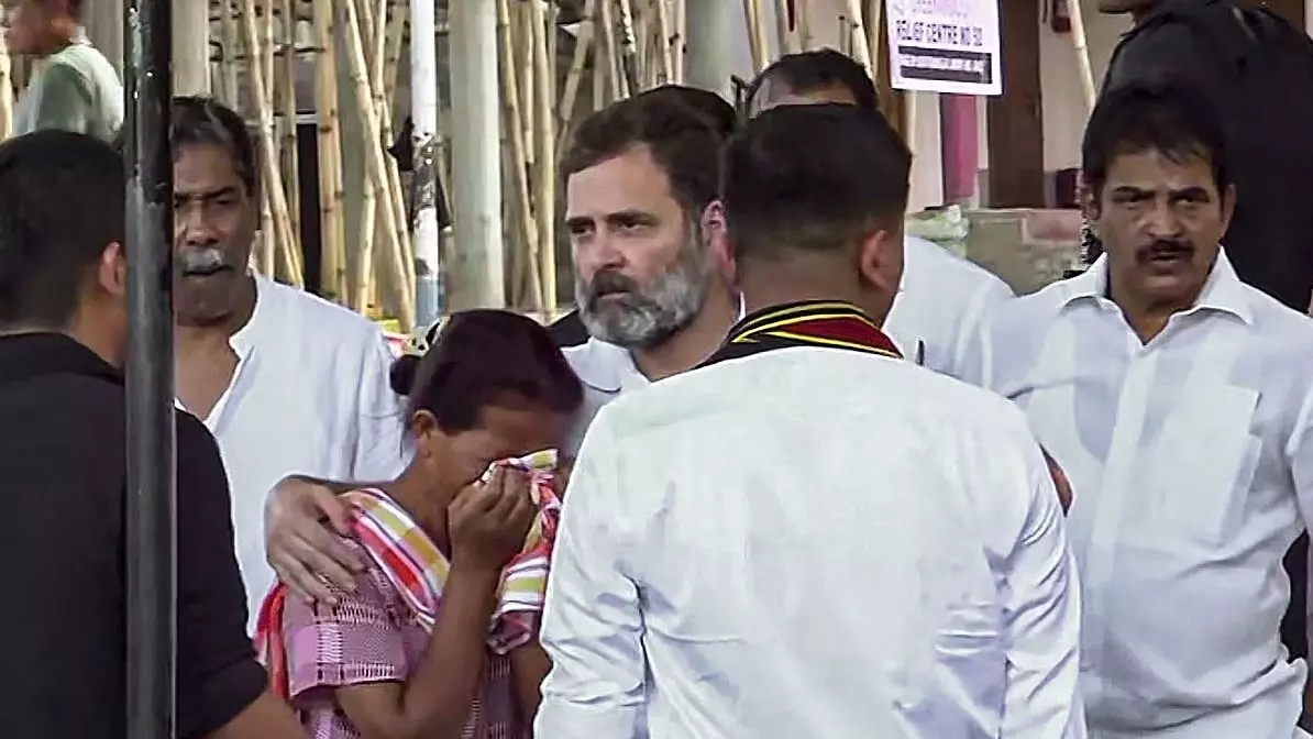 இதயம் நொறுங்கிவிட்டது.. மணிப்பூர் மக்களை சந்தித்த ராகுல் காந்தி வேதனையுடன் டுவீட் இதயம் நொறுங்கிவிட்டது.. மணிப்பூர் மக்களை சந்தித்த ராகுல் காந்தி வேதனையுடன் டுவீட்