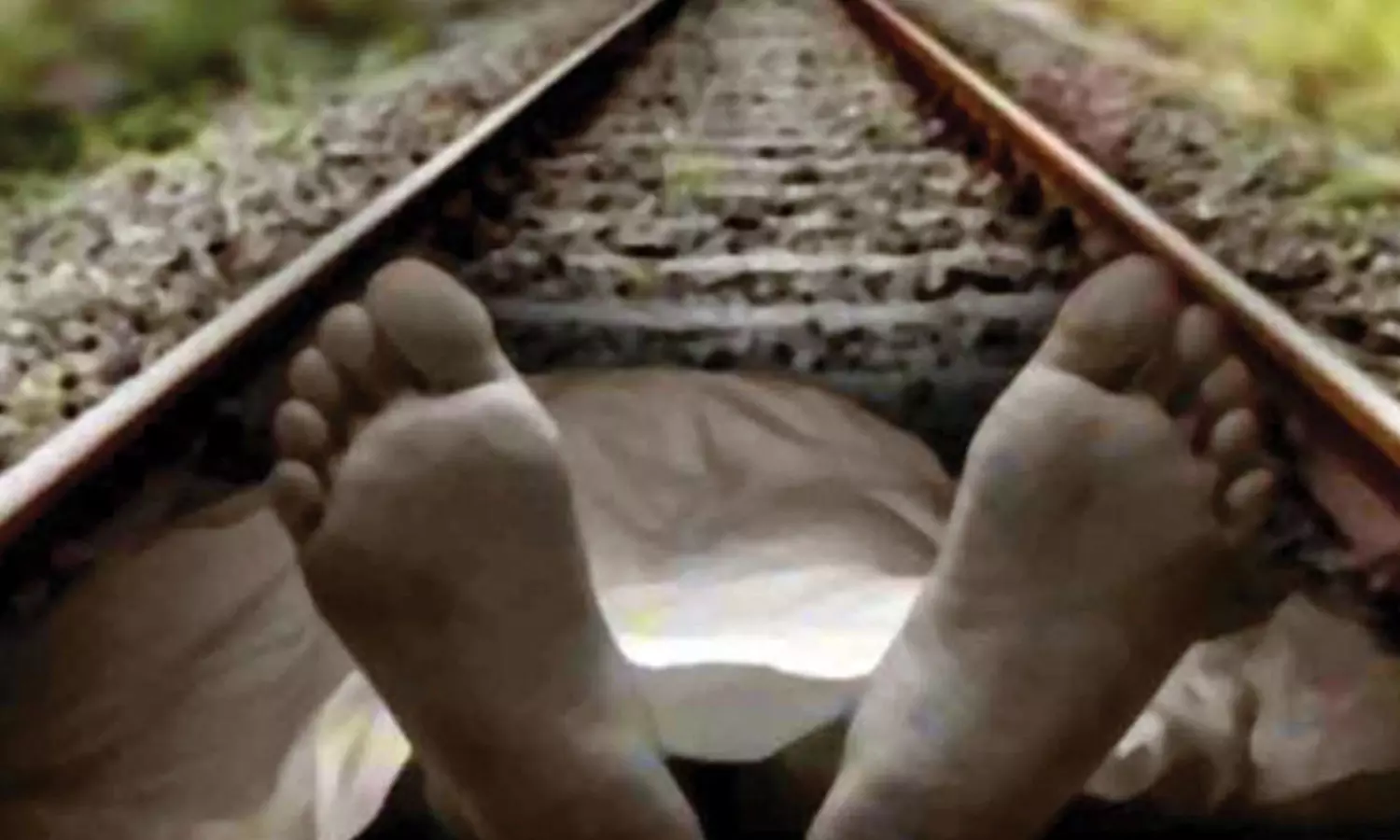 ரெயிலில் அடிபட்டு வாலிபர் சாவு