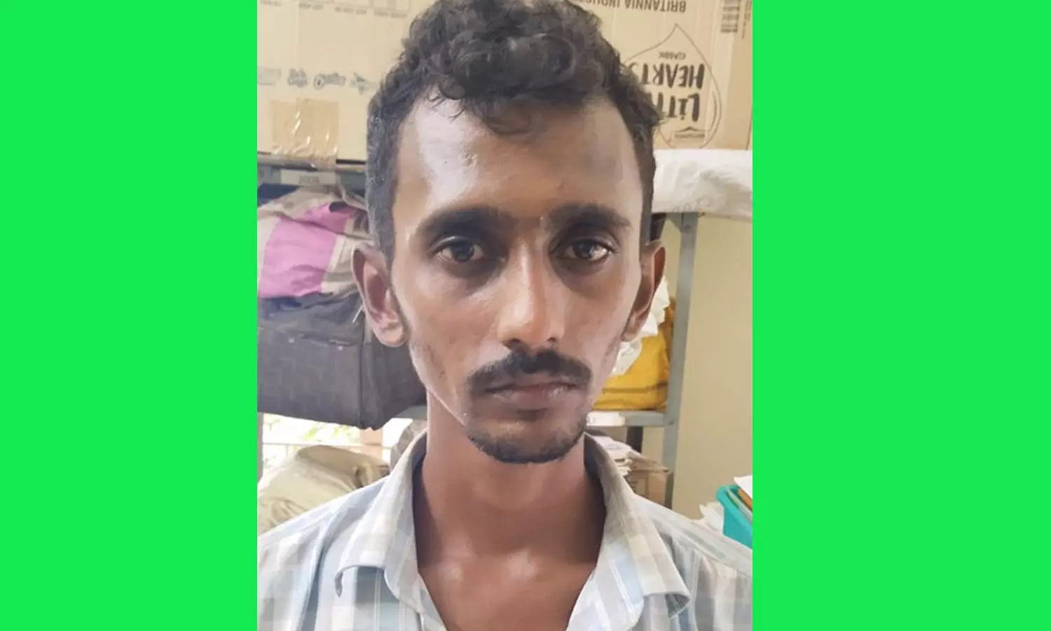 மது குடிக்க கல்லூரி பஸ்சை ஓட்டி சென்ற டிரைவர் விபத்தில் சிக்கினார் மது குடிக்க கல்லூரி பஸ்சை ஓட்டி சென்ற டிரைவர் விபத்தில் சிக்கினார்