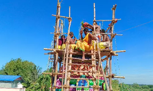 புதுவேட்டக்குடி கிராமத்தில் ஓம் பராசக்தி ஆலய கும்பாபிஷேக விழா