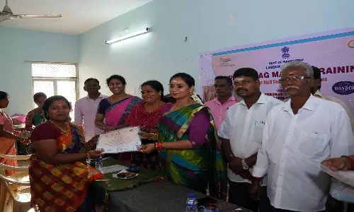 பெண்கள் எப்போதும் தங்களது சொந்தக்காலில் நிற்க வேண்டும்புதுவை அமைச்சர் சந்திரபிரியங்கா அறிவுறுத்தல்