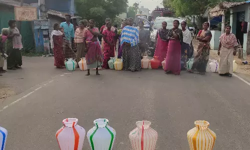 மண்ணச்சநல்லூர் அருகே குடிநீர் வராததால் பொதுமக்கள் சாலை மறியல்