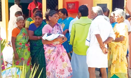பிறந்து 3 நாட்களே ஆன பெண் குழந்தை சாவு:மருத்துவமனையில் உறவினர்கள் போராட்டம்