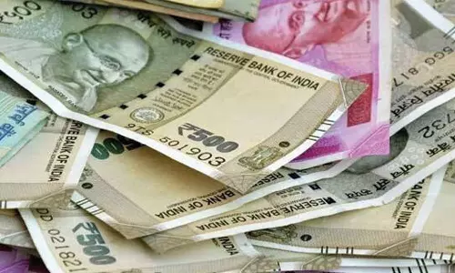 டிரைவரிடம் 9 ஆயிரம் ரூபாய் கள்ளநோட்டு கொடுத்து வாலிபர் நூதன மோசடி