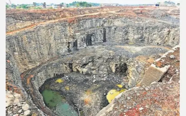 கல் குவாரி வேலை நிறுத்த போராட்டம் நீடிப்பு கல் குவாரி வேலை நிறுத்த போராட்டம் நீடிப்பு