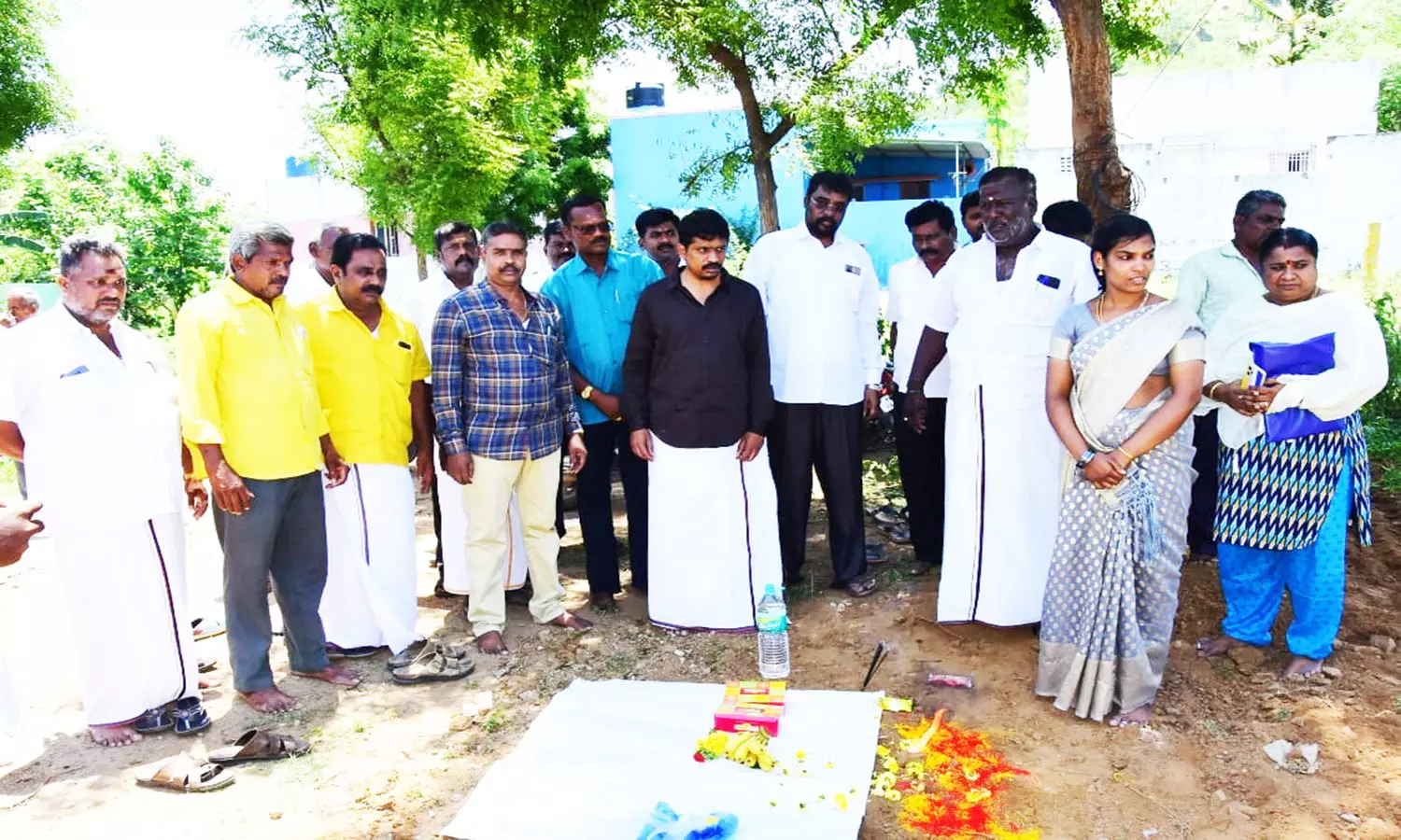 சாலை அமைக்க அடிக்கல் நாட்டு விழா