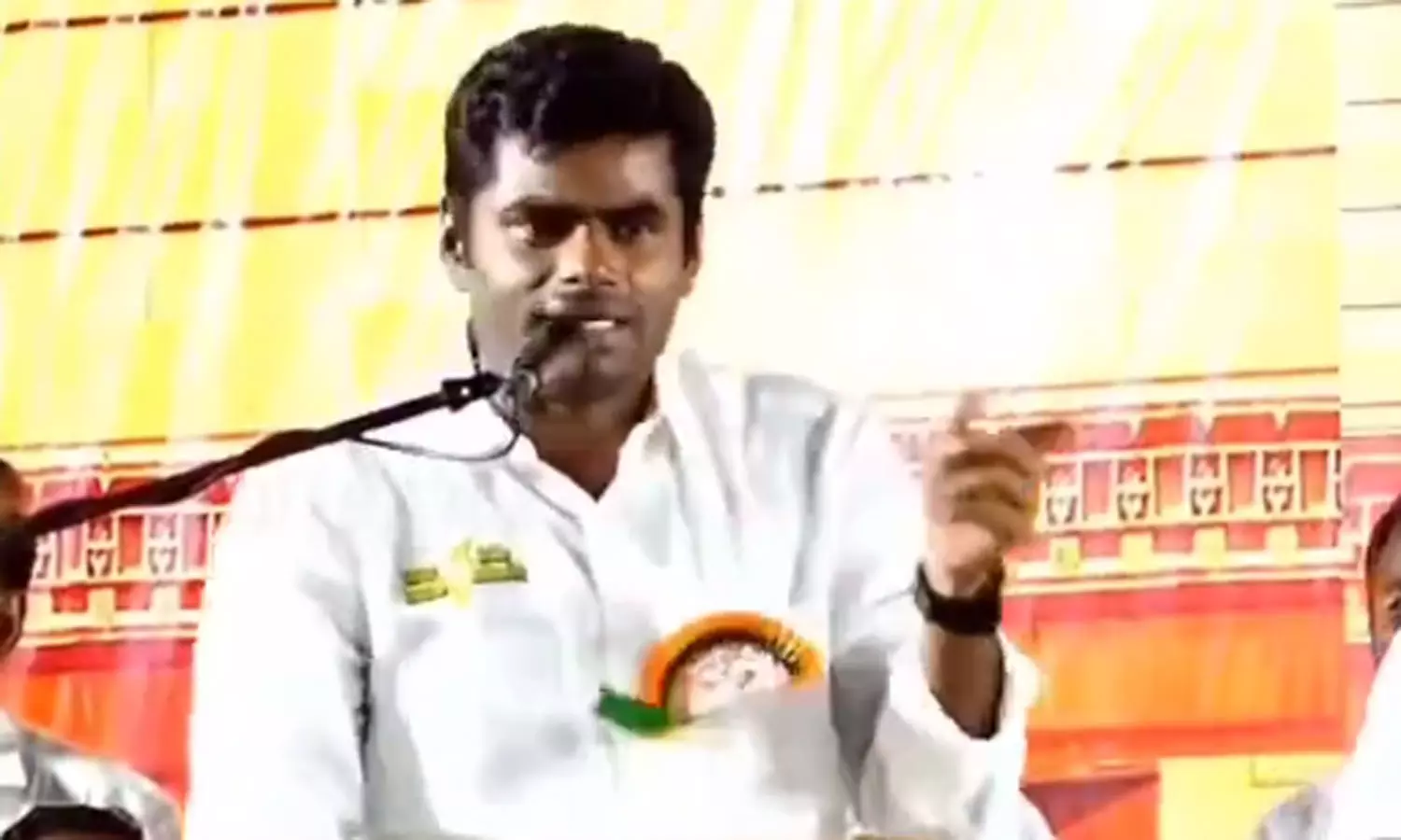 கர்நாடகாவில் நடக்கும் எதிர்க்கட்சி கூட்டத்தை முதல்வர் ஸ்டாலின் புறக்கணிக்க வேண்டும் - அண்ணாமலை பேச்சு கர்நாடகாவில் நடக்கும் எதிர்க்கட்சி கூட்டத்தை முதல்வர் ஸ்டாலின் புறக்கணிக்க வேண்டும் - அண்ணாமலை பேச்சு