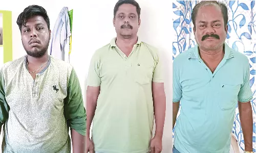 ஈரோடு கருங்கல்பாளையத்தில் ஆன்லைனில் லாட்டரி விற்ற பெண் உள்பட 4 பேர் கைது