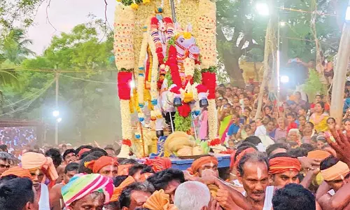 களக்காடு சிதம்பரபுரம் நாராயணசுவாமி கோவிலில் பரி வேட்டை விழா