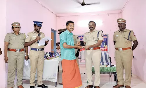 தென்காசி போலீசாரால் மீட்கப்பட்ட ரூ.13 லட்சம் மதிப்பிலான செல்போன்கள் உரியவர்களிடம் ஒப்படைப்பு