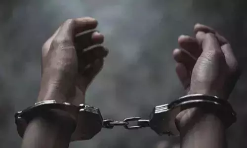 12 வயது சிறுமியை கர்ப்பமாக்கிய தந்தை கைது