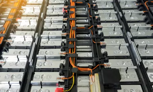 பேட்டரி துறையில் திறமையானவர்களுக்கு பற்றாக்குறை: புது திட்டம் வகுத்த ஜப்பான்