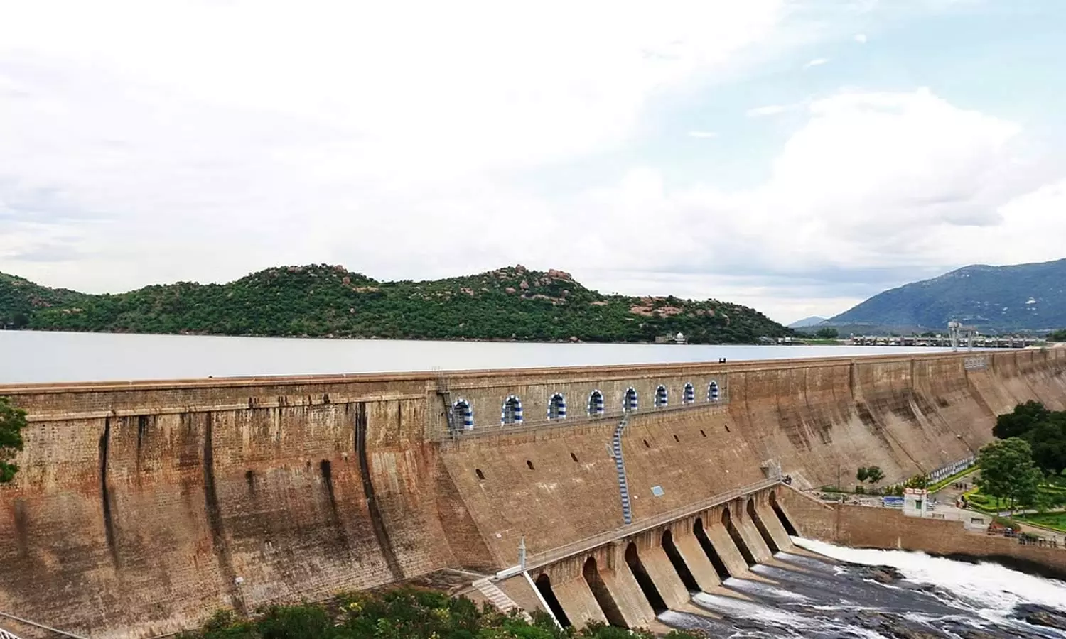 மேட்டூர் அணைக்கு நீர்வரத்து 117 கன அடியாக சரிவு மேட்டூர் அணைக்கு நீர்வரத்து 117 கன அடியாக சரிவு