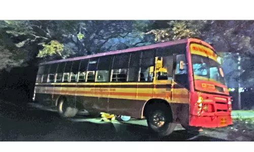 நடுவழியில் பழுதாகி நிற்கும் அரசு பஸ்களால் பரிதவிக்கும் பயணிகள்