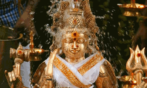 அம்மன் கோவில்களில் சிறப்பு அபிஷேகம்